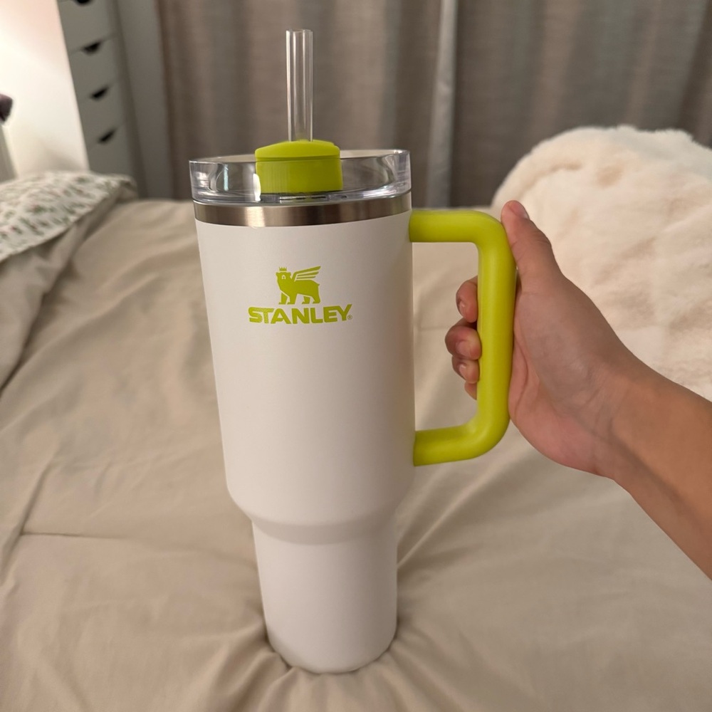 Stanley 40oz Target Exclusive Frost/Electric Yellow Tumbler.